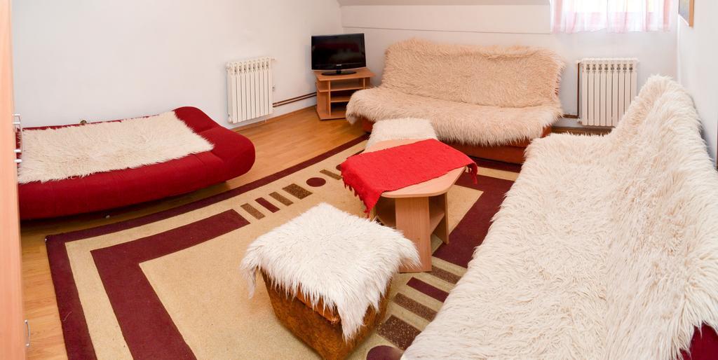 Apartments Ogorjelica ヤホリナ エクステリア 写真